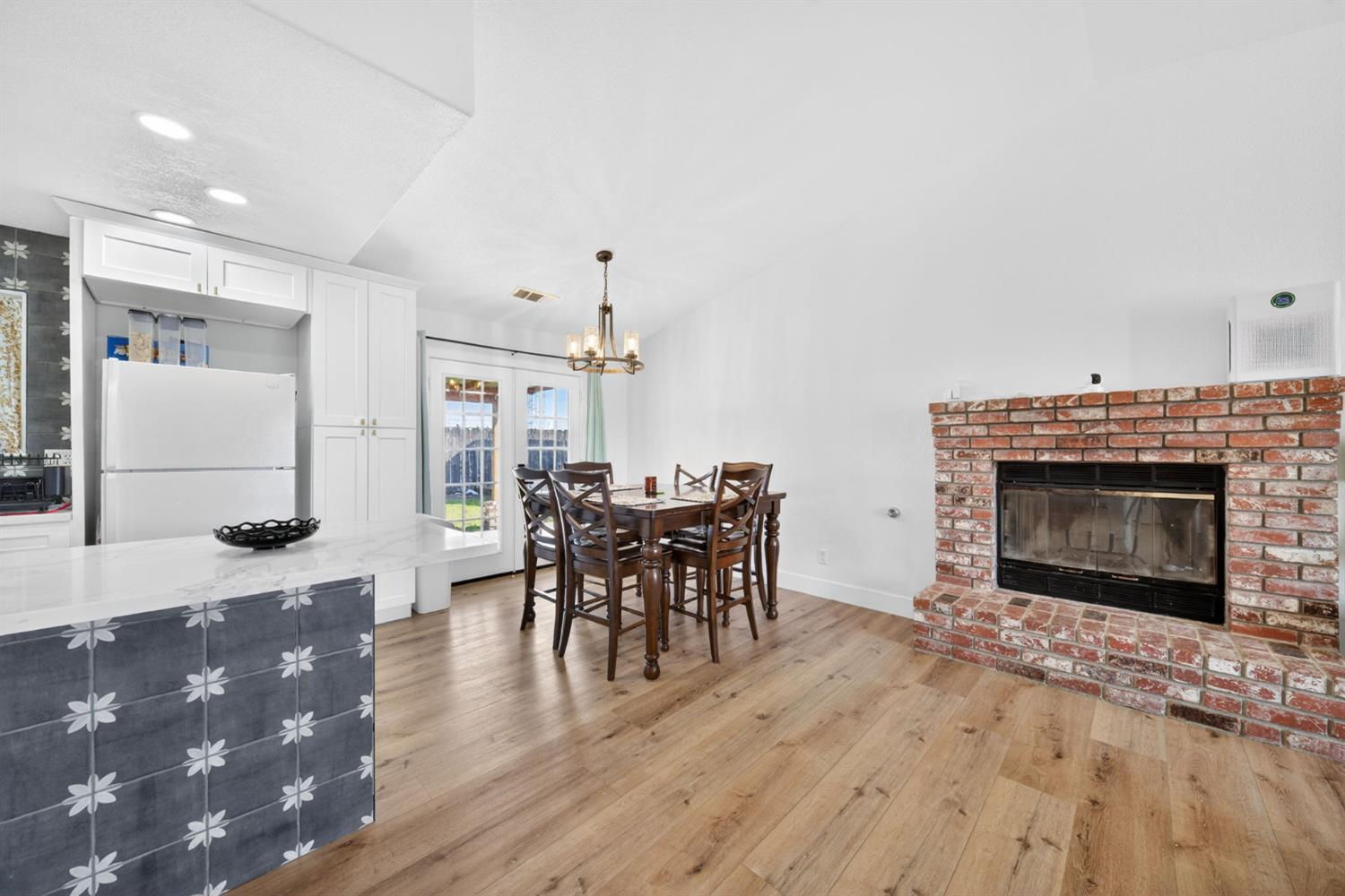 746 Pepper Avenue Lemoore, CA 93245 - Photo 9 of 44