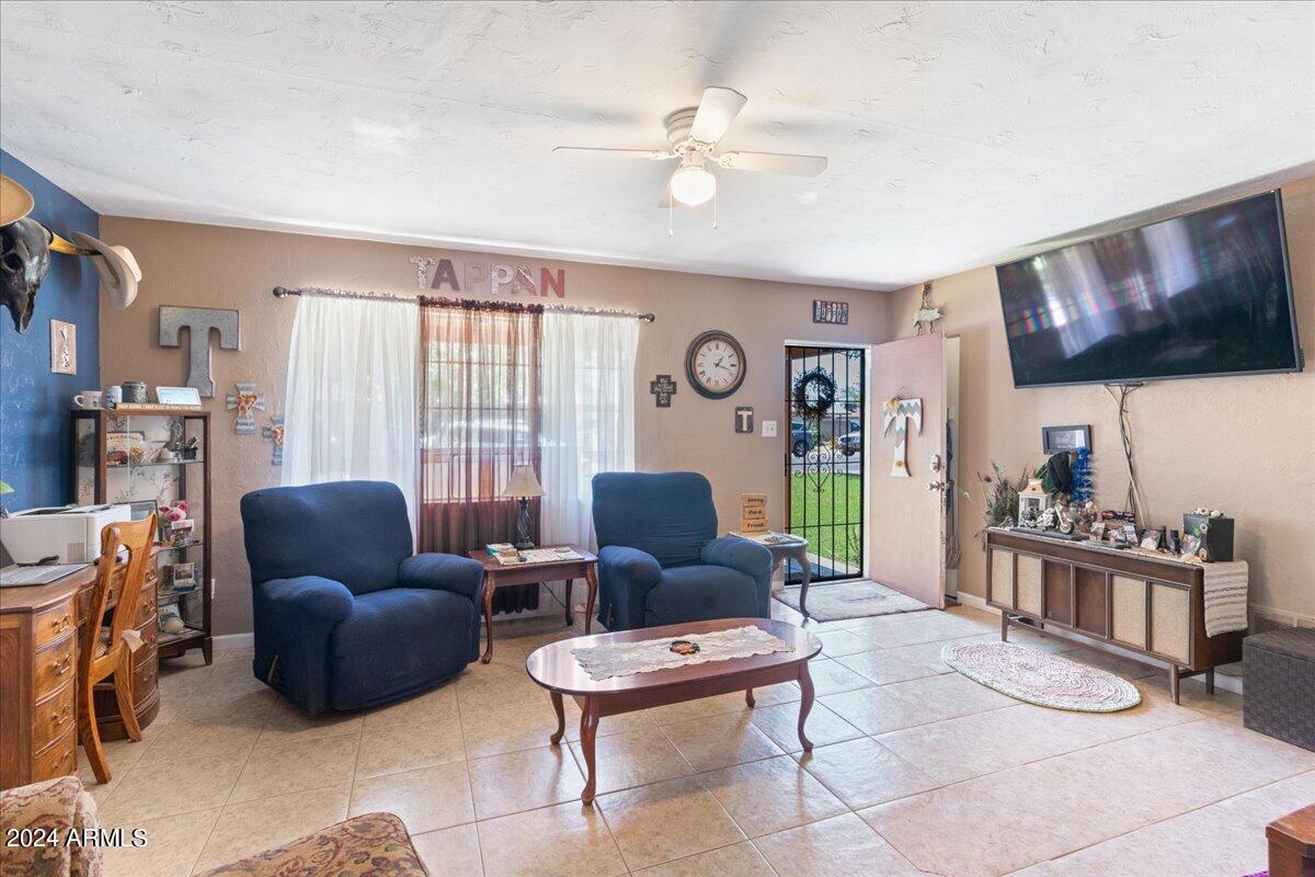 2840 West Rancho Drive Phoenix, AZ 85017 - Photo 6 of 29 37-DSC01409