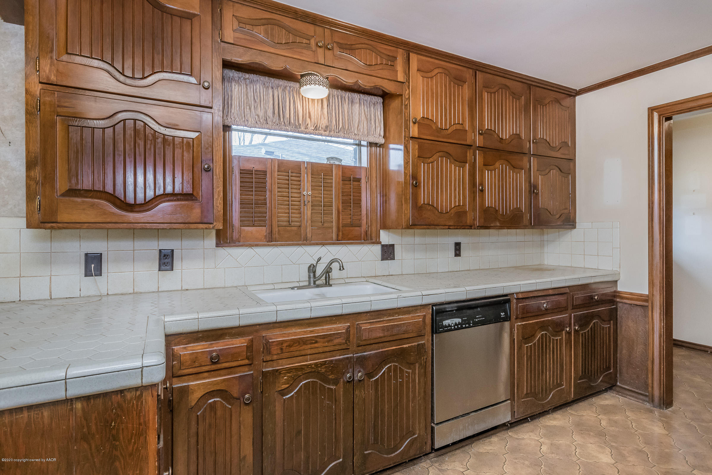 6115 Hanson Road Amarillo, TX 79106 - Photo 11 of 25 Kitchen-2