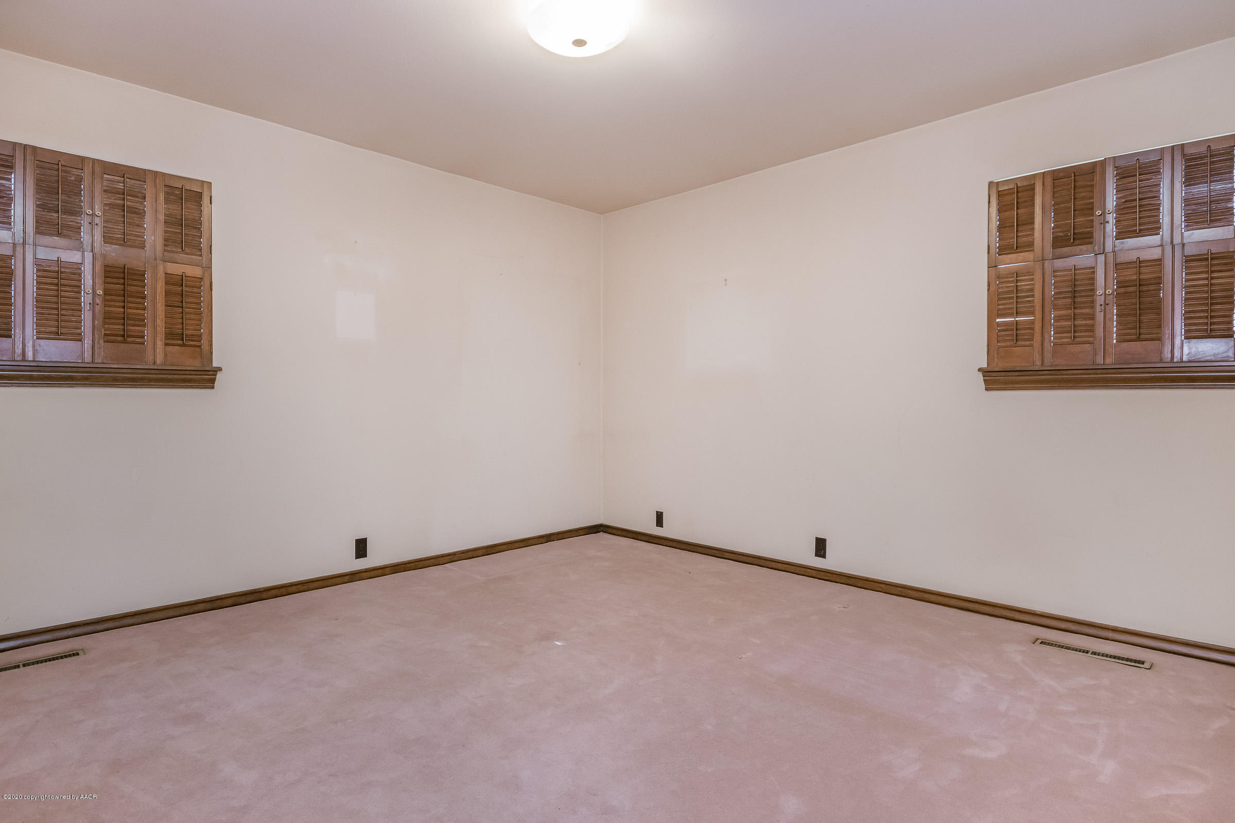 6115 Hanson Road Amarillo, TX 79106 - Photo 20 of 25 2nd Bedroom