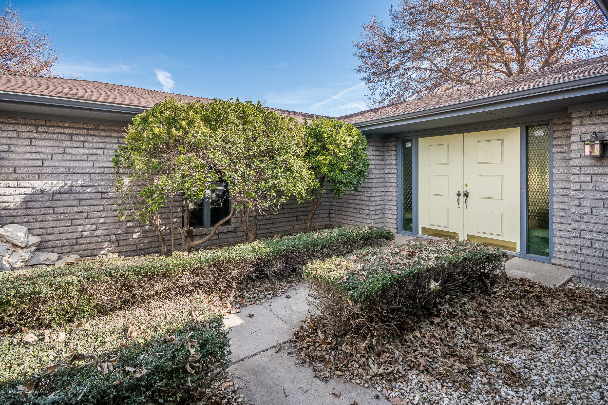 6115 Hanson Road Amarillo, TX 79106 - Photo 2 of 25 Courtyard