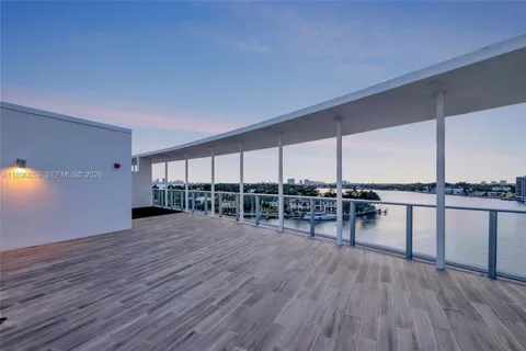 $1,995,000 | 6620 Indian Creek Drive, Unit PH711, Miami Beach, FL 33141