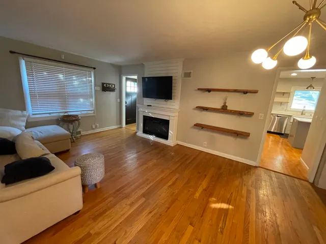 $3,100 | 465 Charles, Madison, WI 53711