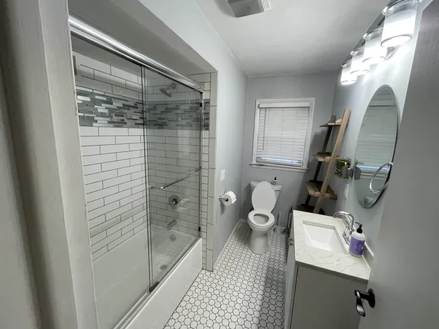 $3,100 | 465 Charles, Madison, WI 53711