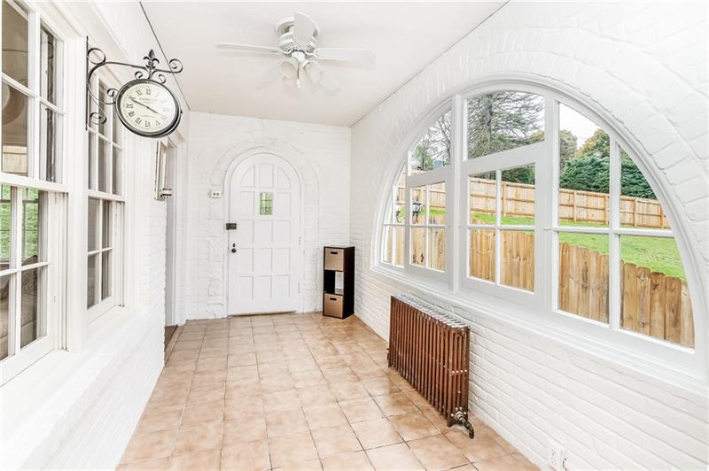 1129 Maple St Extension Coraopolis, PA 15108 - Photo 3 of 25 Gallery Image 3