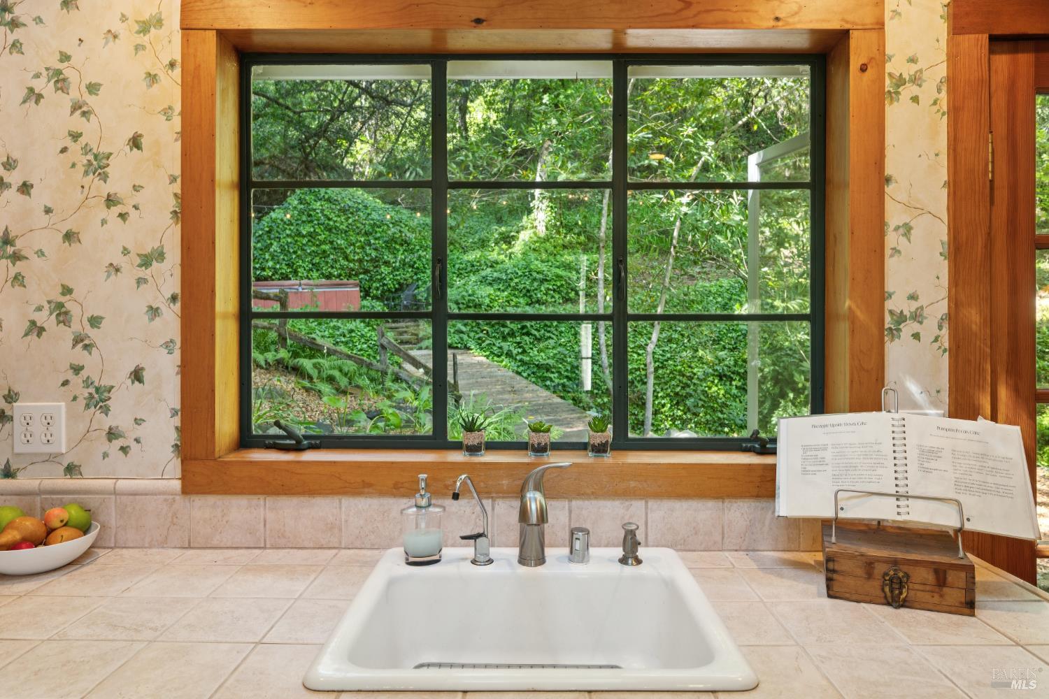 1311 West Dry Creek Road Healdsburg, CA 95448 - Photo 17 of 51