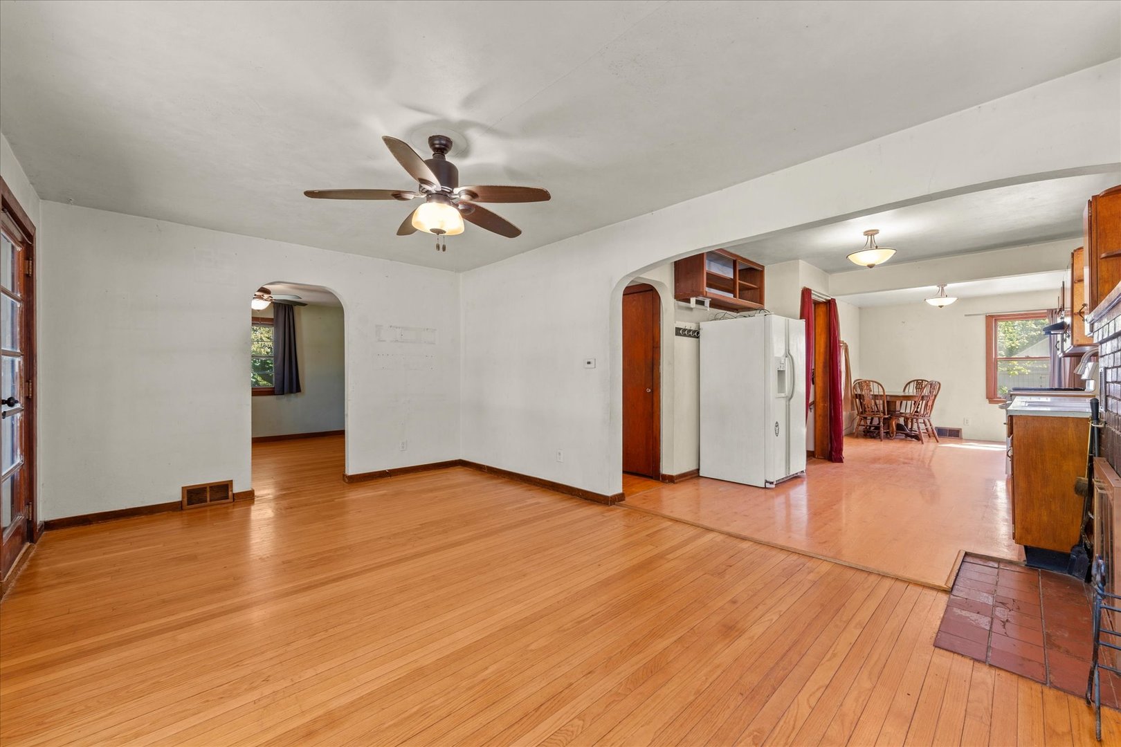 501 North State Street Bellflower, IL 61724 - Photo 8 of 43
