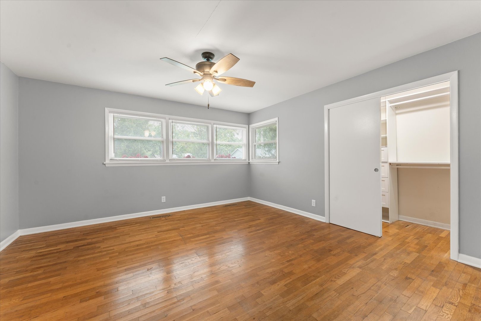 907 South Longview Road Monticello, IL 61856 - Photo 23 of 41 Gallery Image 23