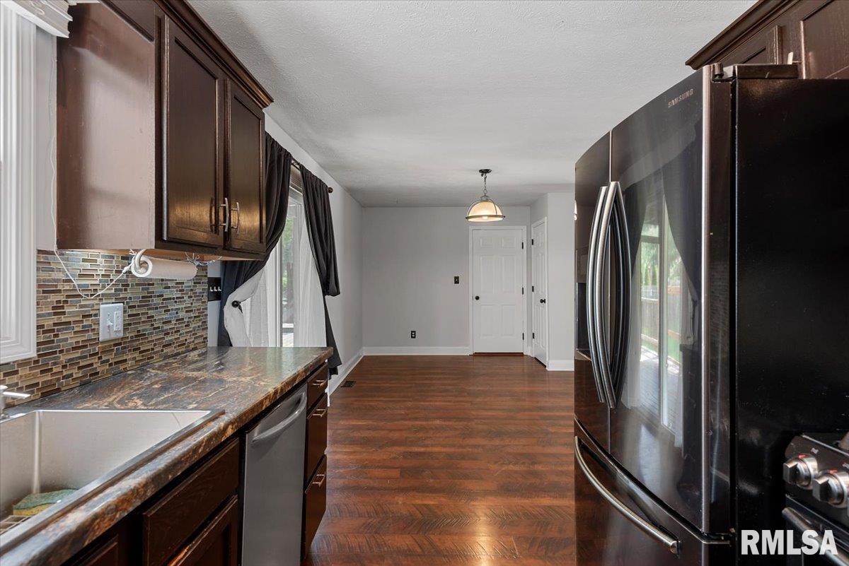 3712 Viking Boulevard Springfield, IL 62712 - Photo 15 of 45