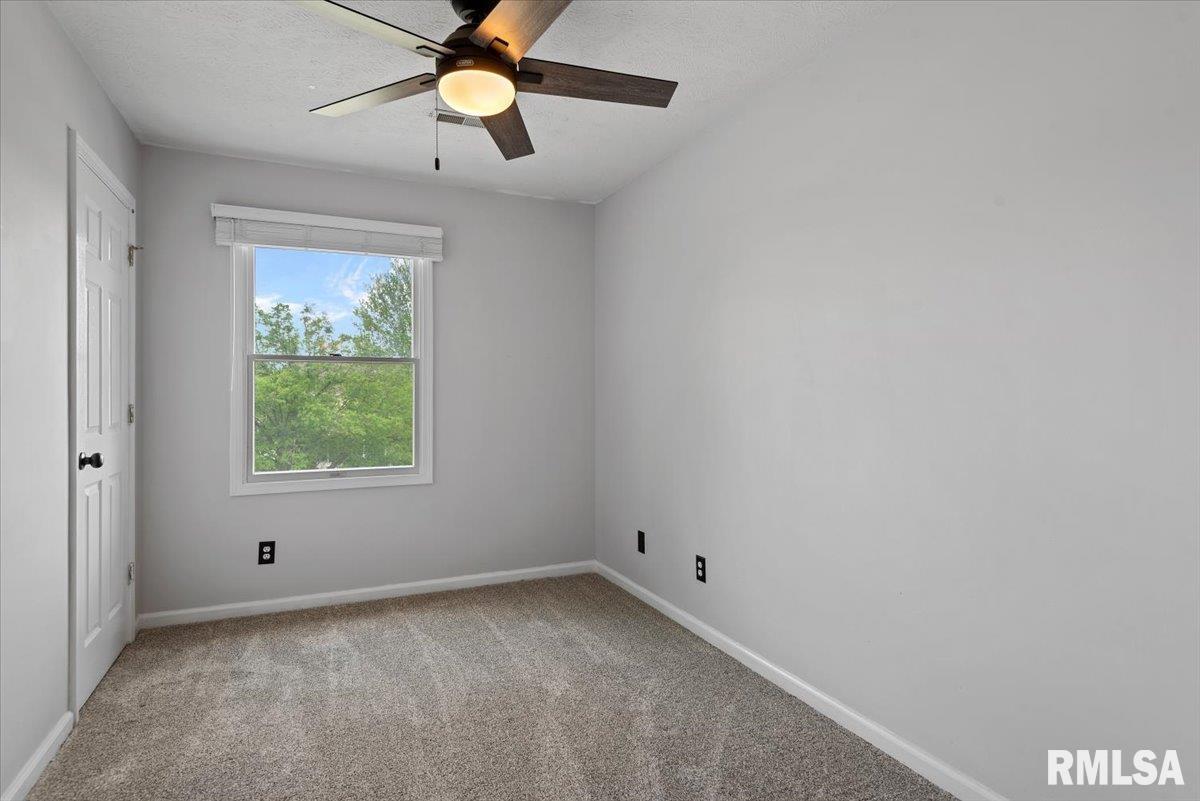 3712 Viking Boulevard Springfield, IL 62712 - Photo 19 of 45