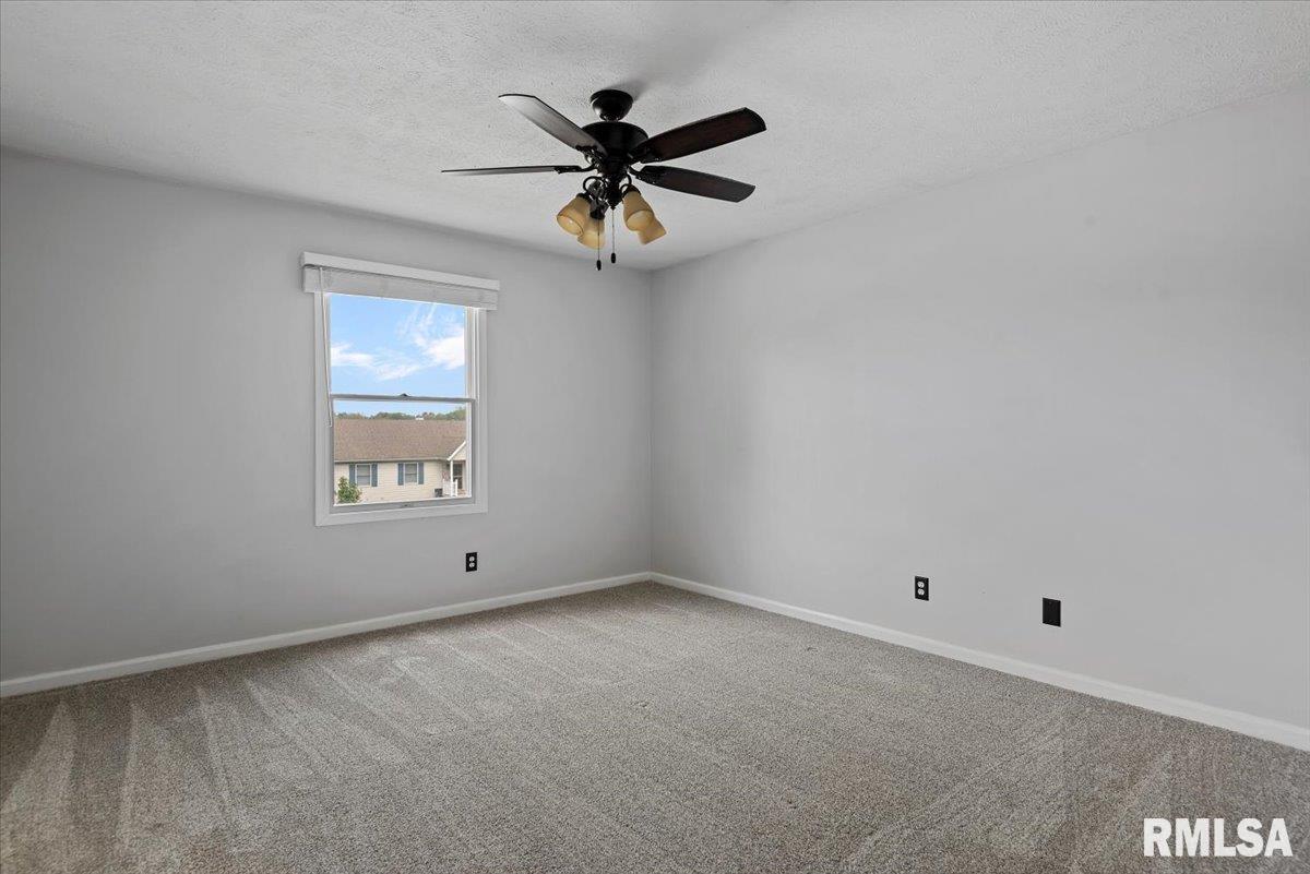 3712 Viking Boulevard Springfield, IL 62712 - Photo 21 of 45