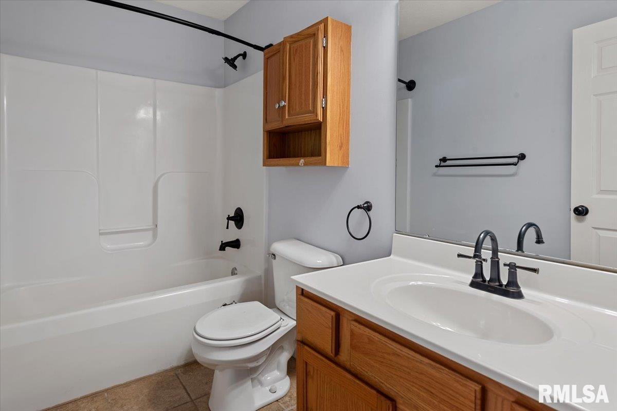 3712 Viking Boulevard Springfield, IL 62712 - Photo 25 of 45