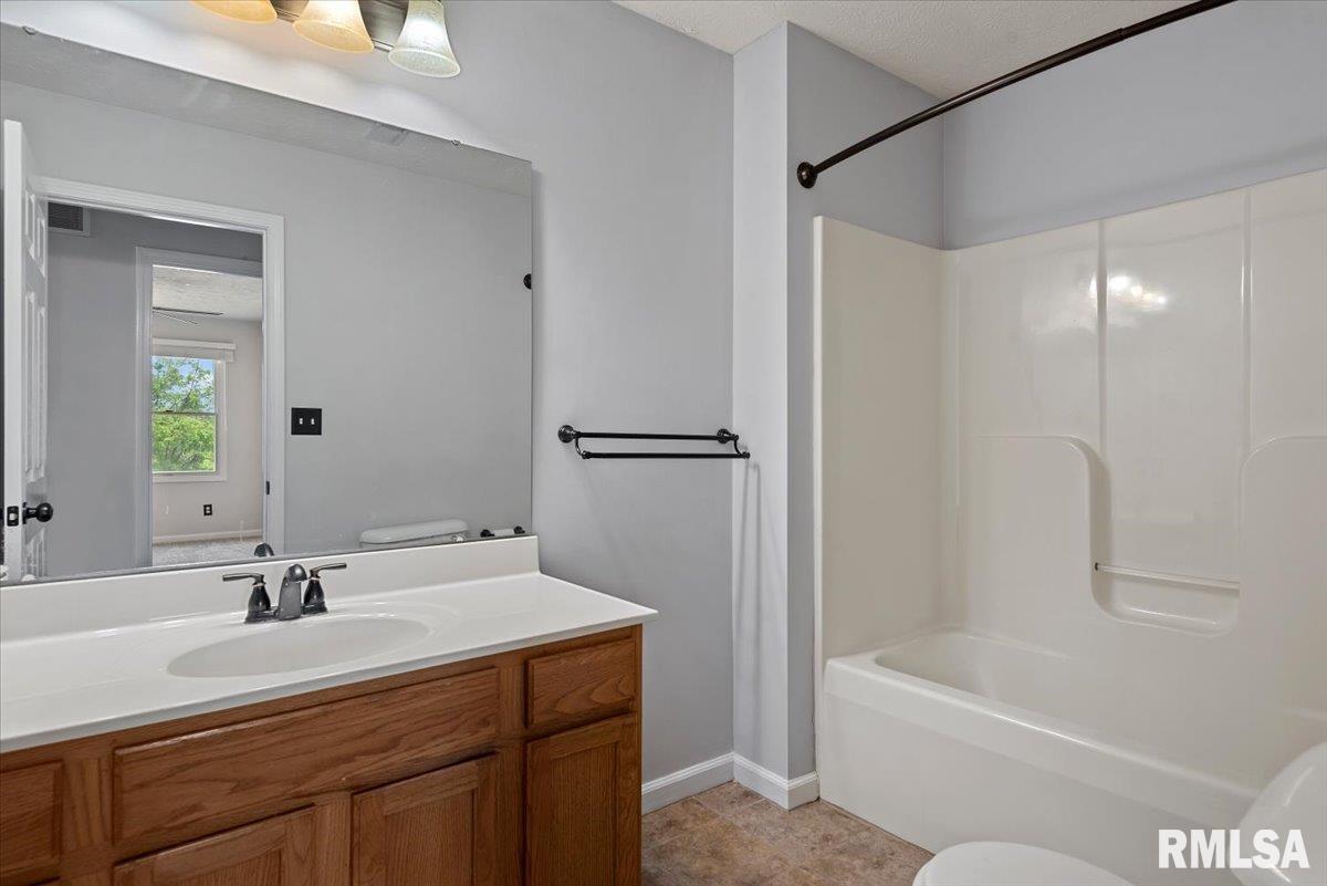 3712 Viking Boulevard Springfield, IL 62712 - Photo 29 of 45