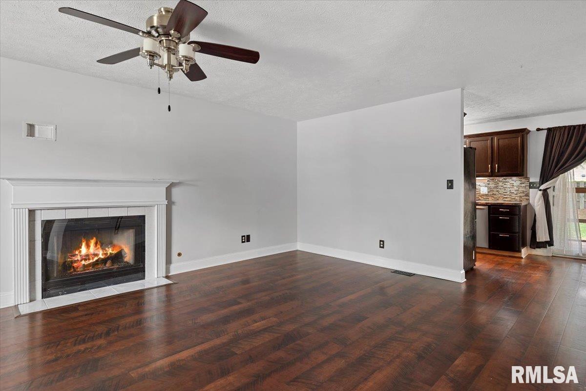 3712 Viking Boulevard Springfield, IL 62712 - Photo 4 of 45