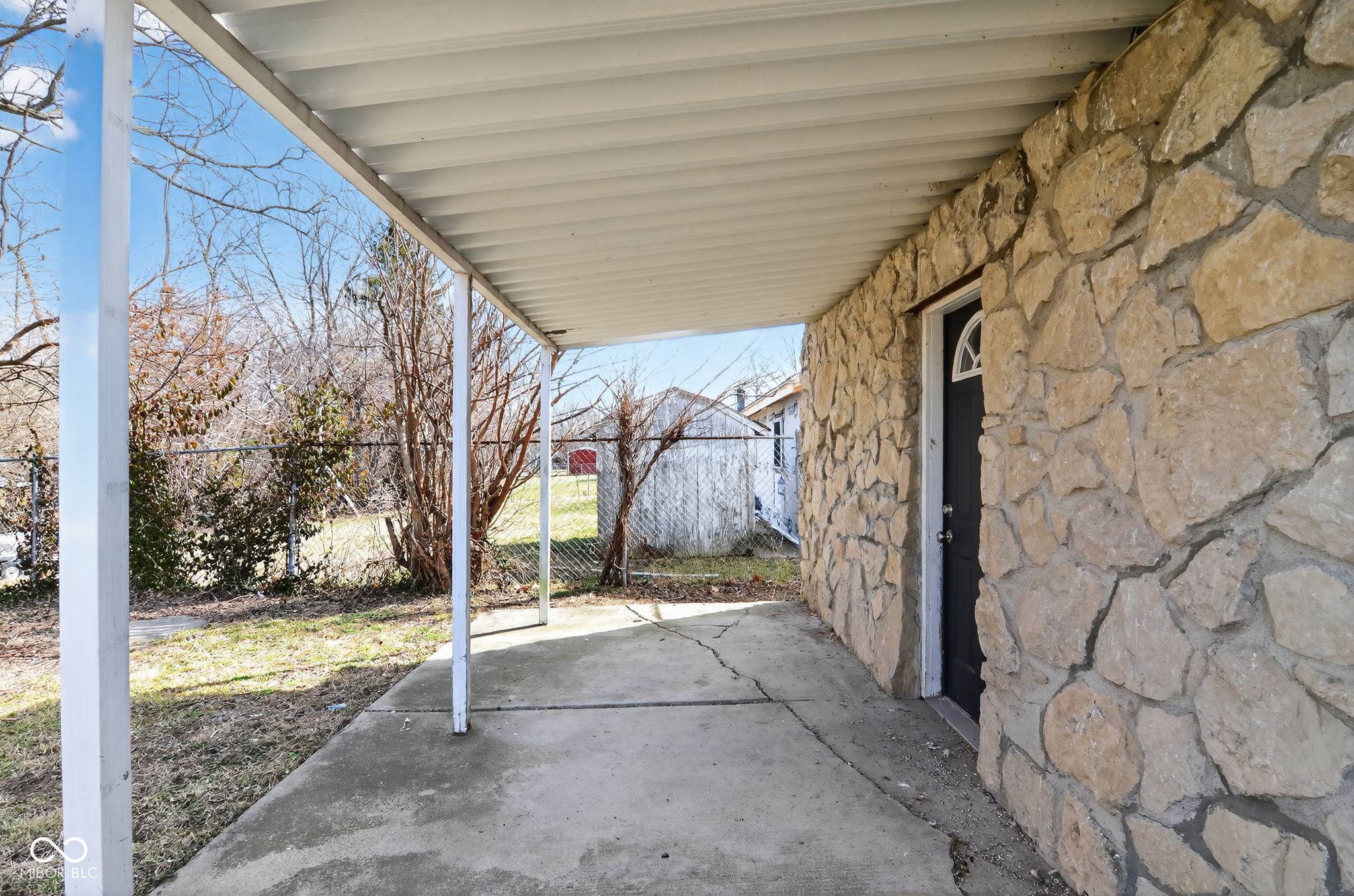 8724 Montery Road Indianapolis, IN 46226 - Photo 3 of 31