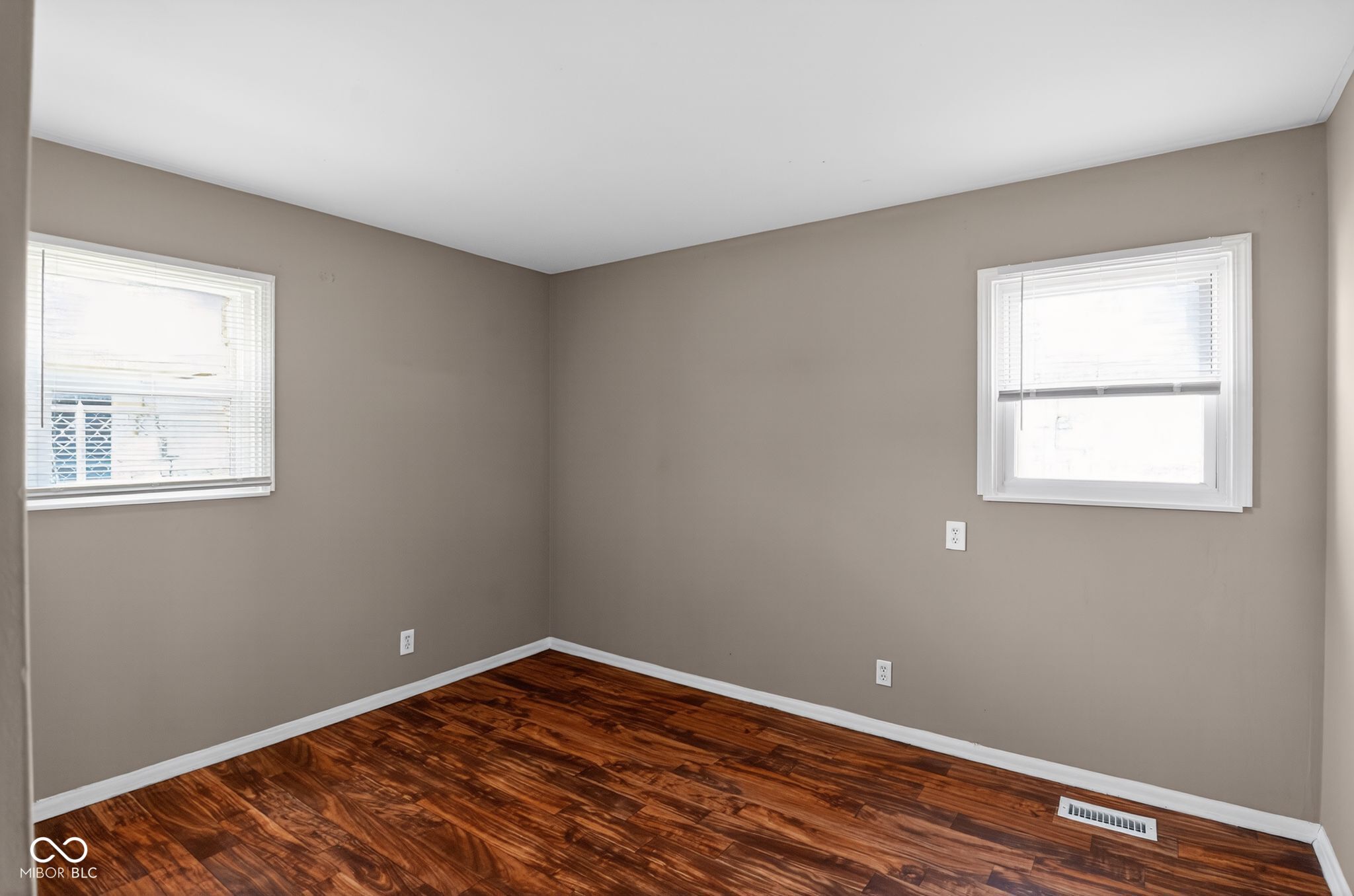 8724 Montery Road Indianapolis, IN 46226 - Photo 8 of 31
