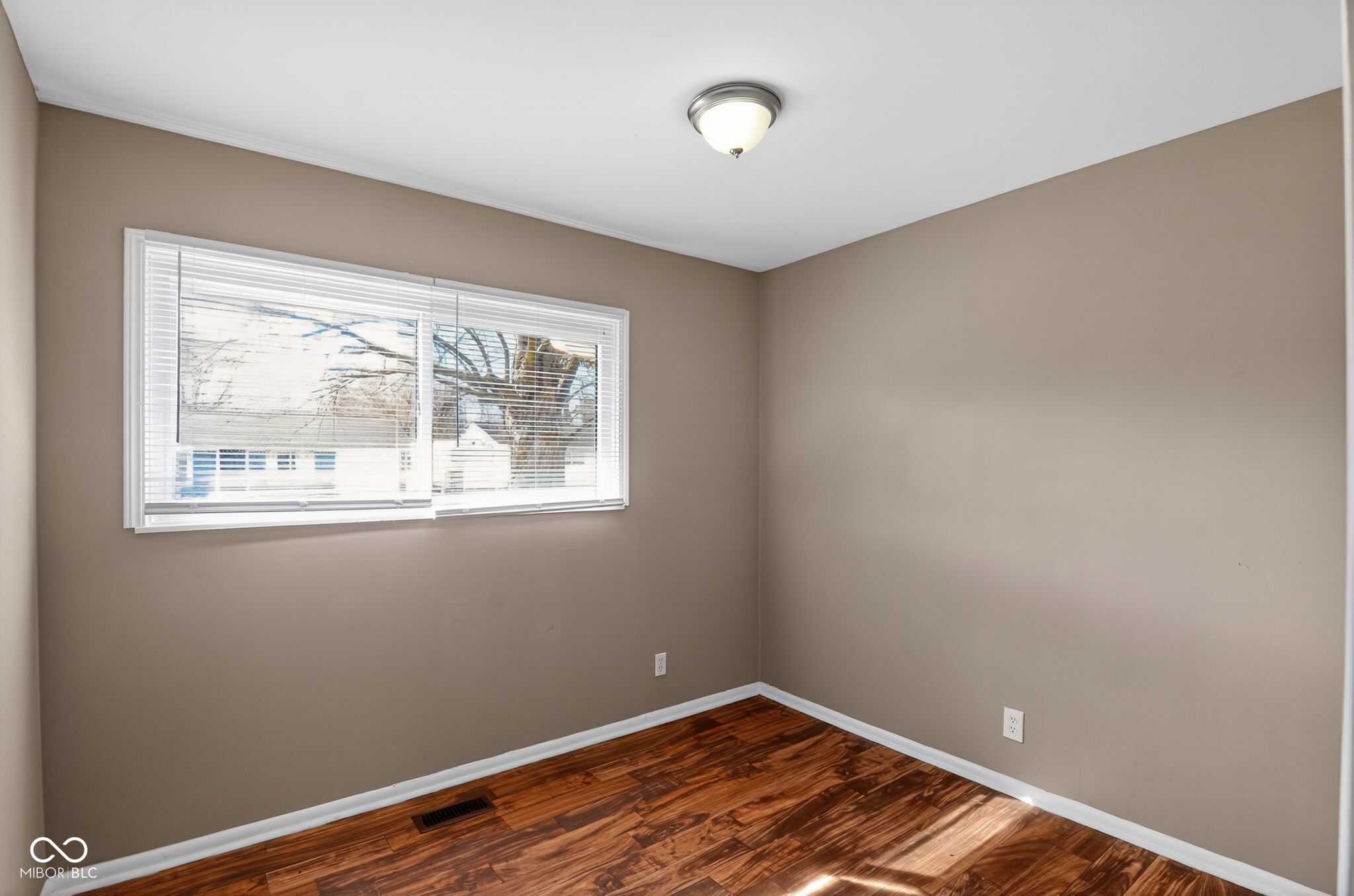8724 Montery Road Indianapolis, IN 46226 - Photo 10 of 31