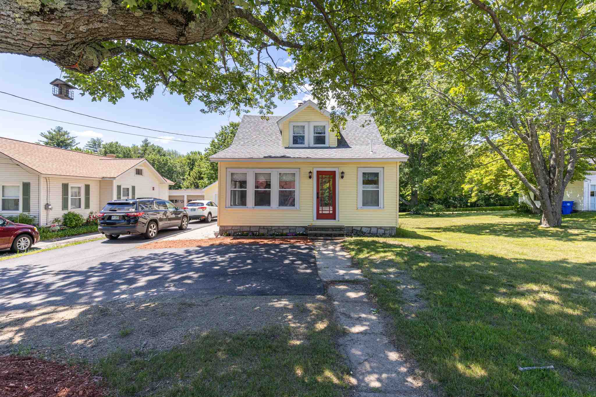 201 South Mammoth Road Manchester, NH 03109 - Photo 3 of 40