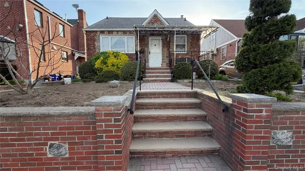$1,230,000 | 50-27 192nd Street | Auburndale