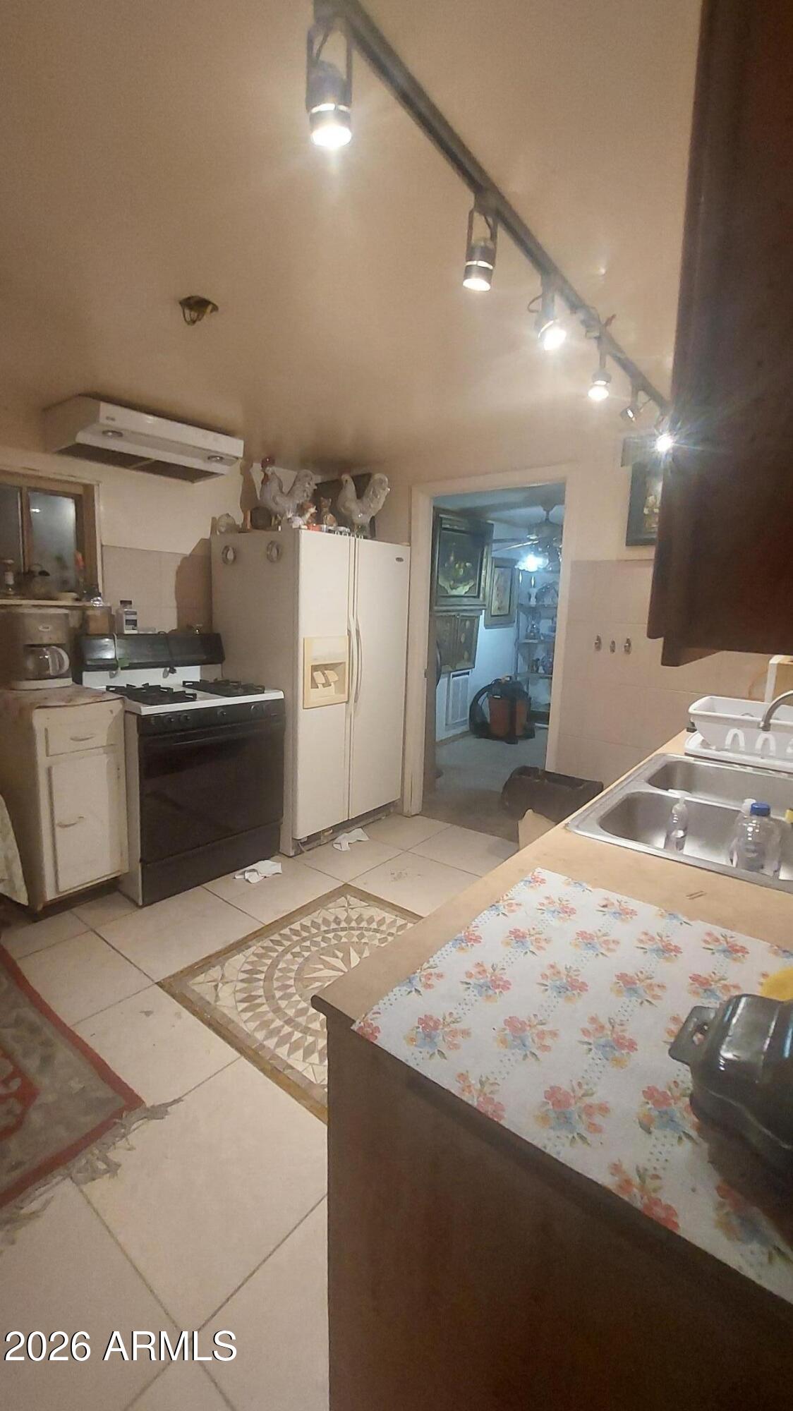 3434 West Monte Vista Road Phoenix, AZ 85009 - Photo 8 of 8