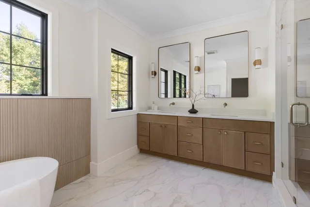 $3,245,000 | 310 Oakland Street, Wellesley, MA 02481