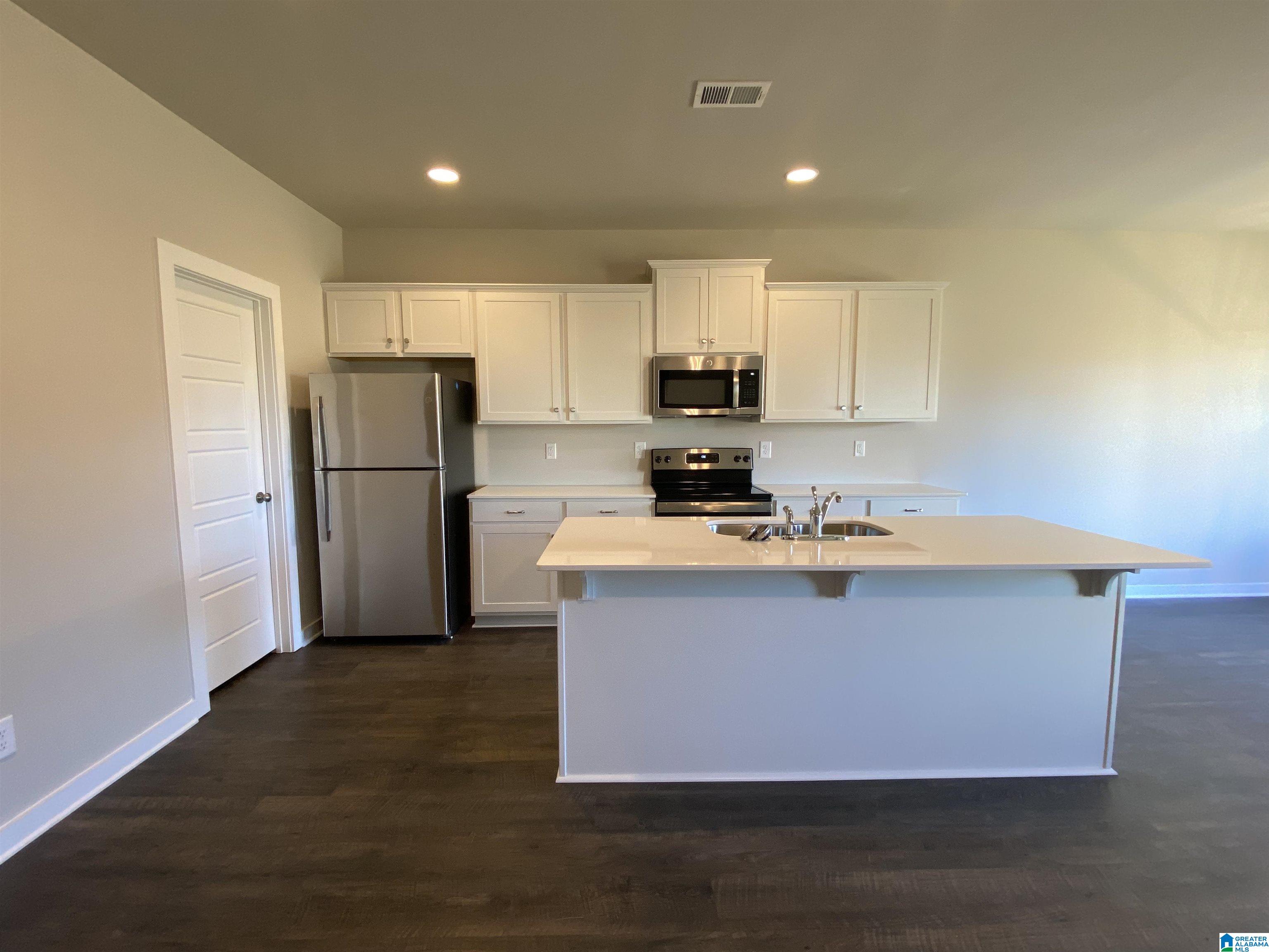 390 Ridge View Circle Jemison, AL 35085 - Photo 5 of 7