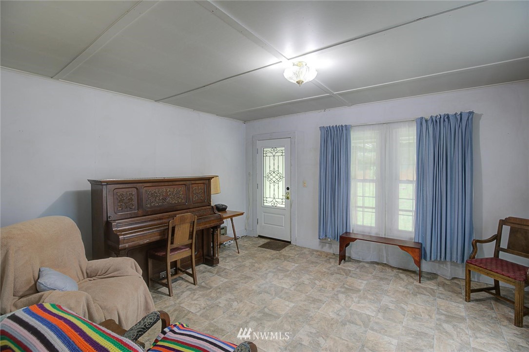 465 Ocean Beach Road Hoquiam, WA 98550 - Photo 5 of 26 Gallery Image 5