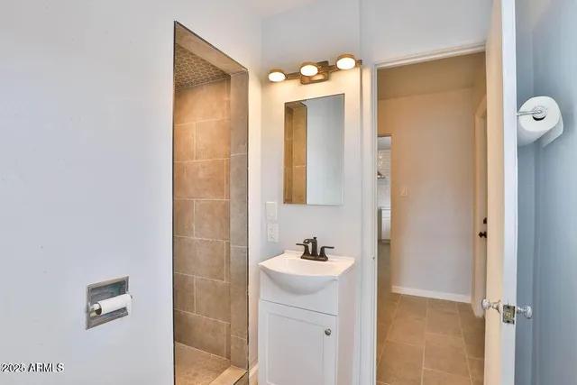 $2,675 | 345 West Windsor Avenue, Phoenix, AZ 85003