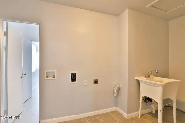 $2,675 | 345 West Windsor Avenue, Phoenix, AZ 85003