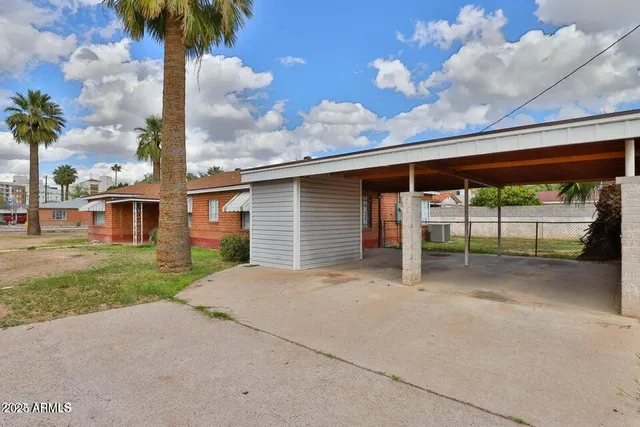 $2,675 | 345 West Windsor Avenue, Phoenix, AZ 85003