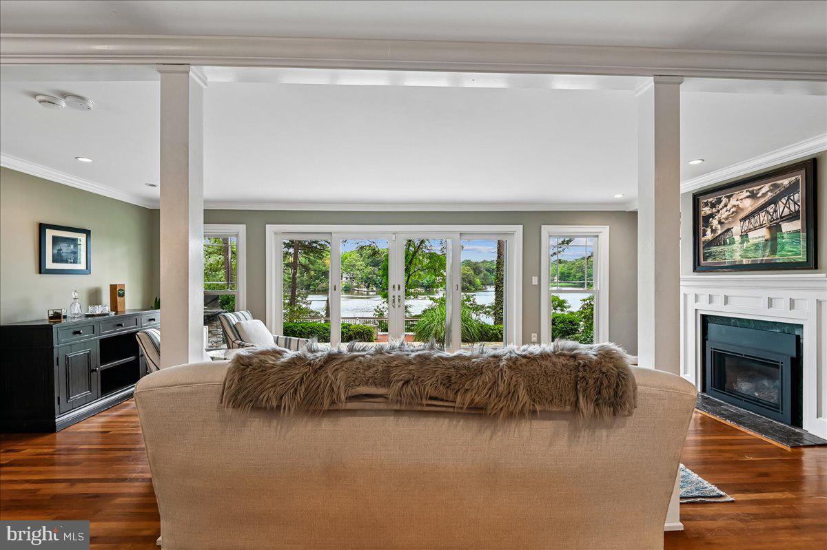 300 Magothy Bridge Road Pasadena, MD 21122 - Photo 4 of 117 Great Room
