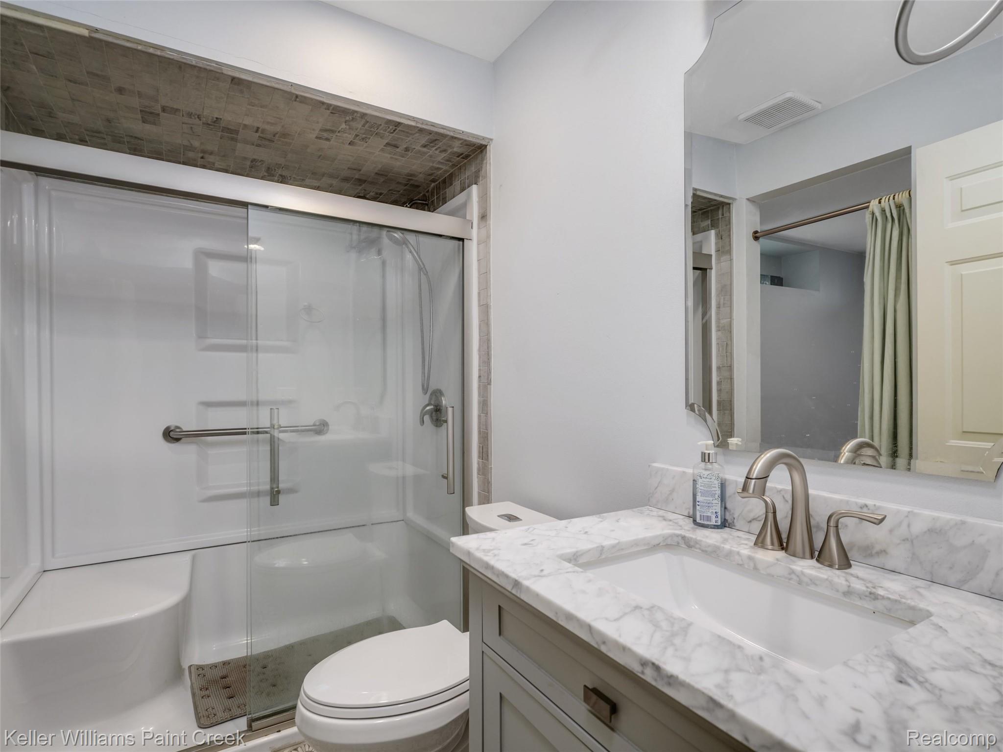 1150 North Livernois Road Rochester, MI 48306 - Photo 35 of 56 33-1150 N Livernois Rd 0032.jpg