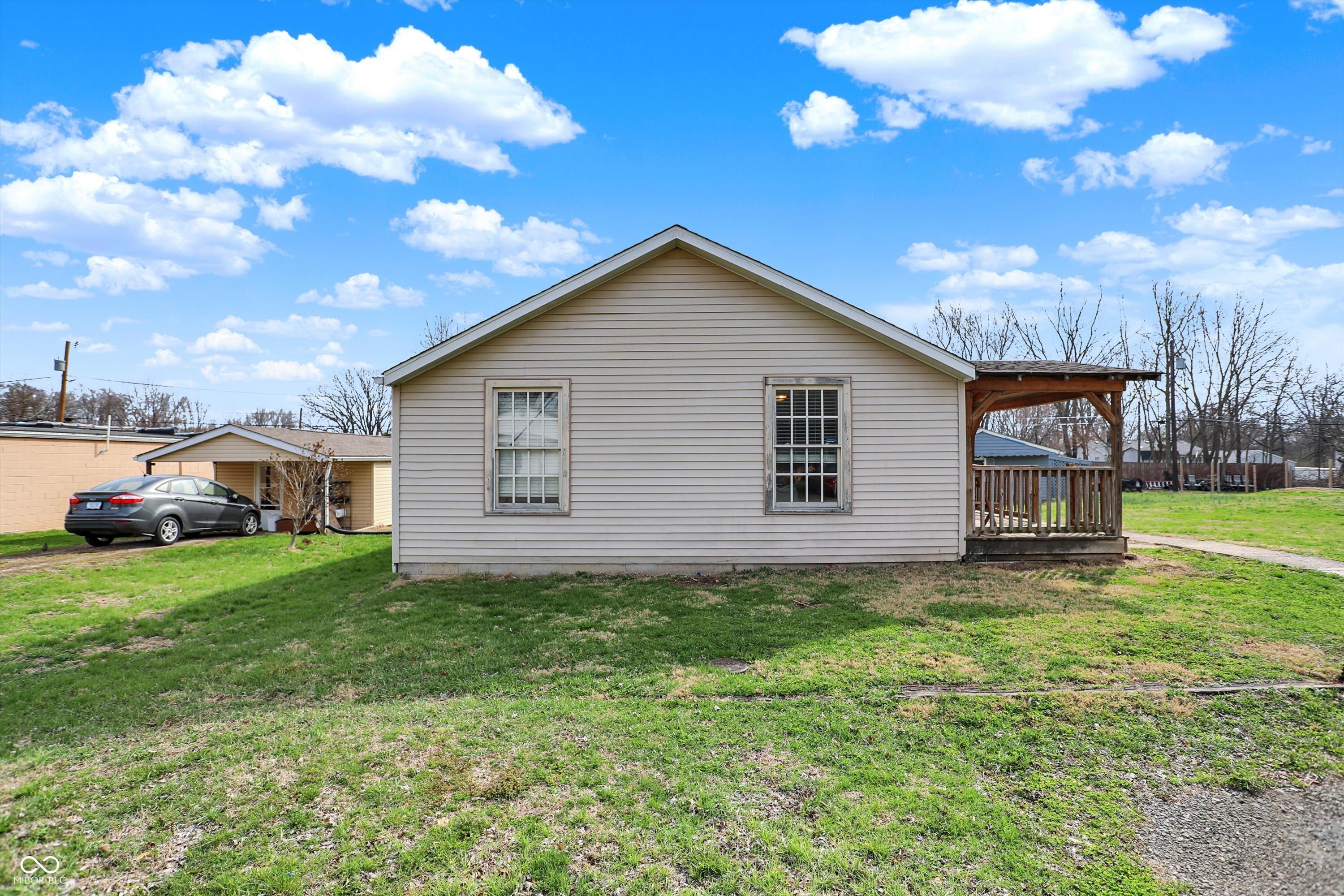 2815 South Roena Street Indianapolis, IN 46241 - Photo 2 of 35