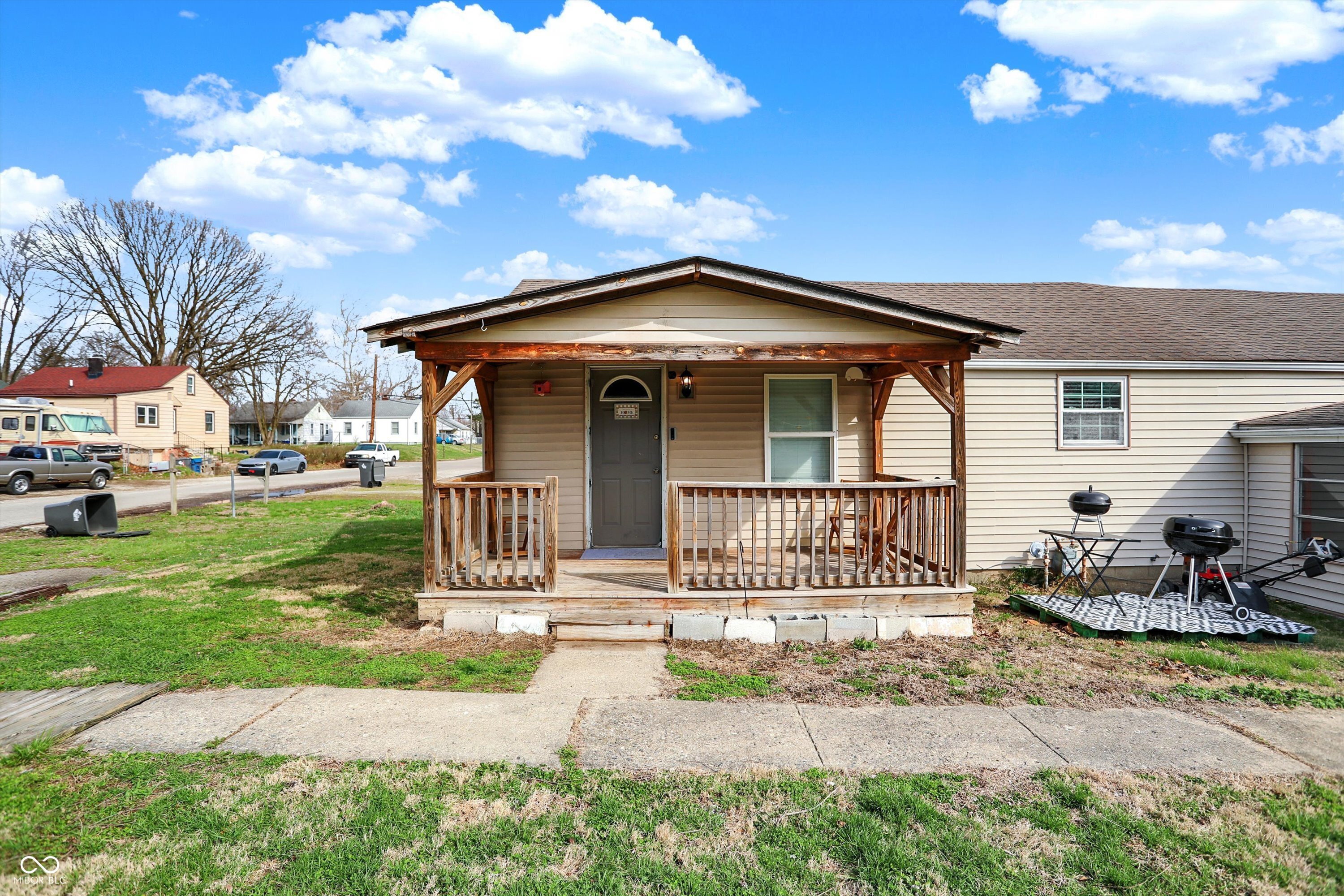 2815 South Roena Street Indianapolis, IN 46241 - Photo 3 of 35