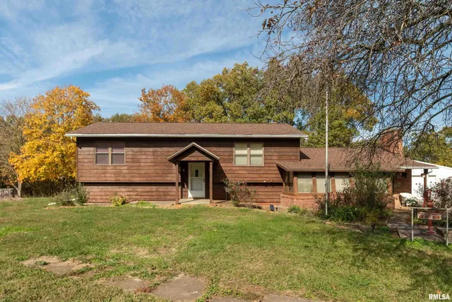 $249,000 | 402 Main Street, Broughton, IL 62817