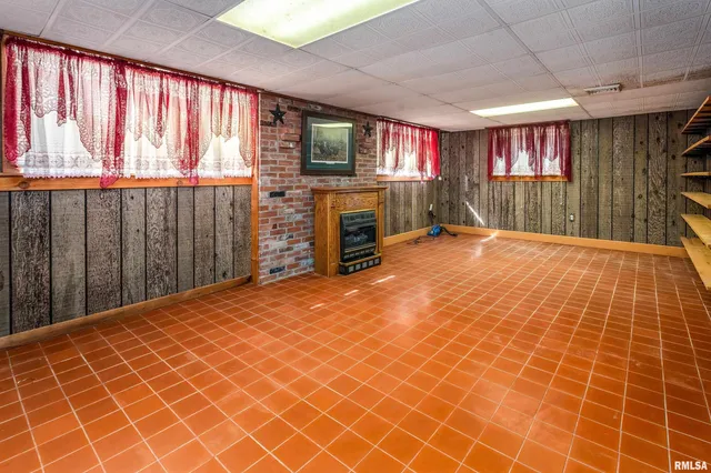 $249,000 | 402 Main Street, Broughton, IL 62817