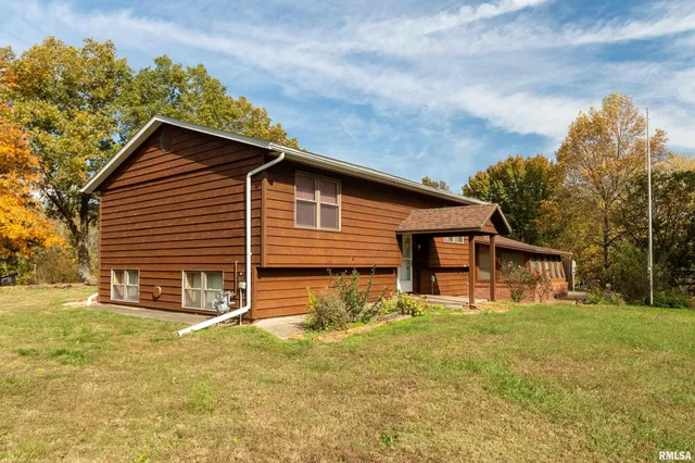 $249,000 | 402 Main Street, Broughton, IL 62817