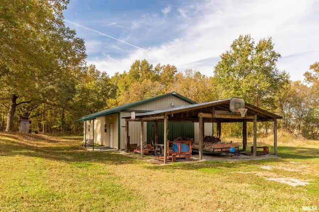 $249,000 | 402 Main Street, Broughton, IL 62817