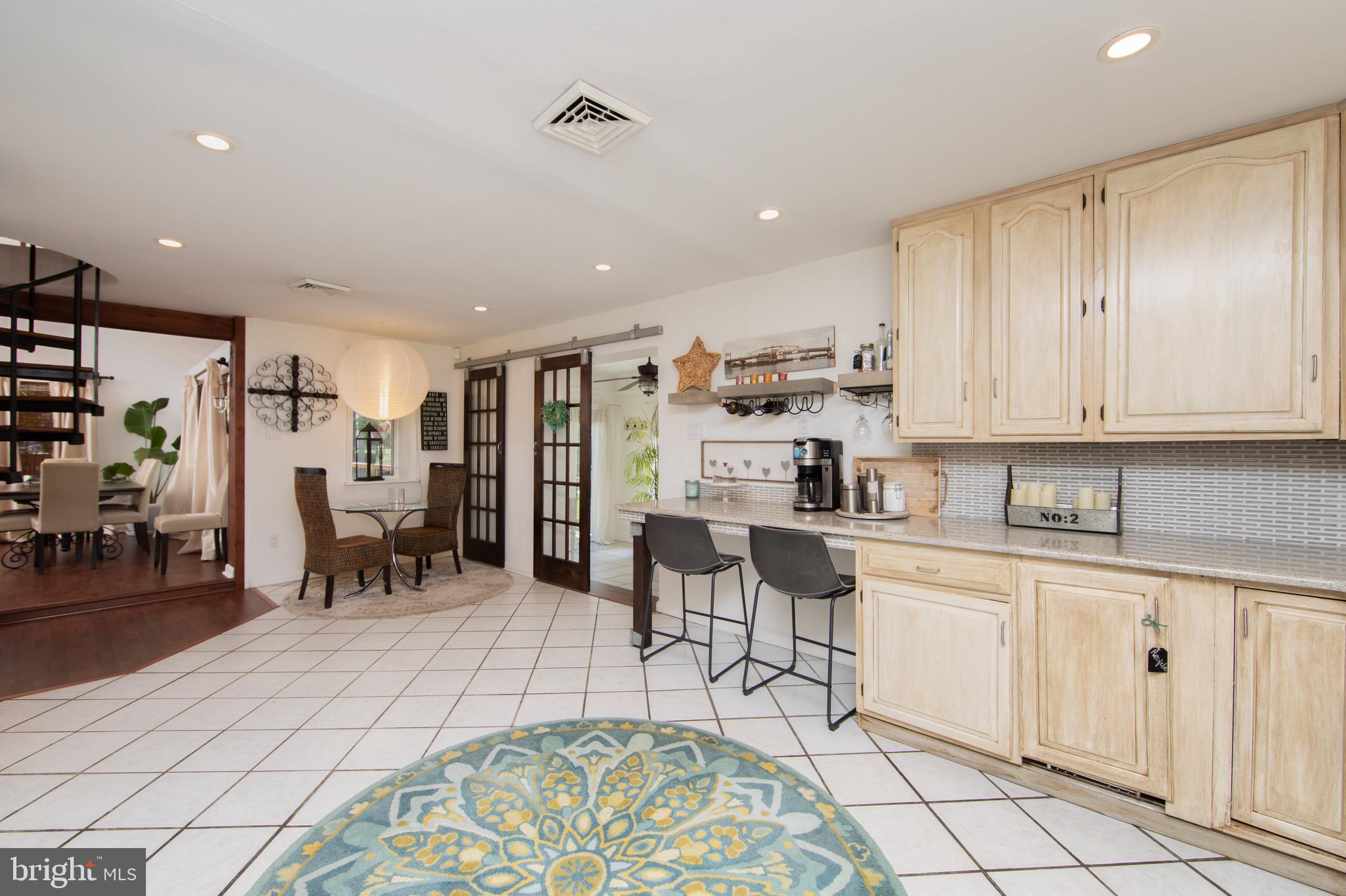 281 Sunset Road Barrington, NJ 08007 - Photo 13 of 54 Eat-in Kitchen