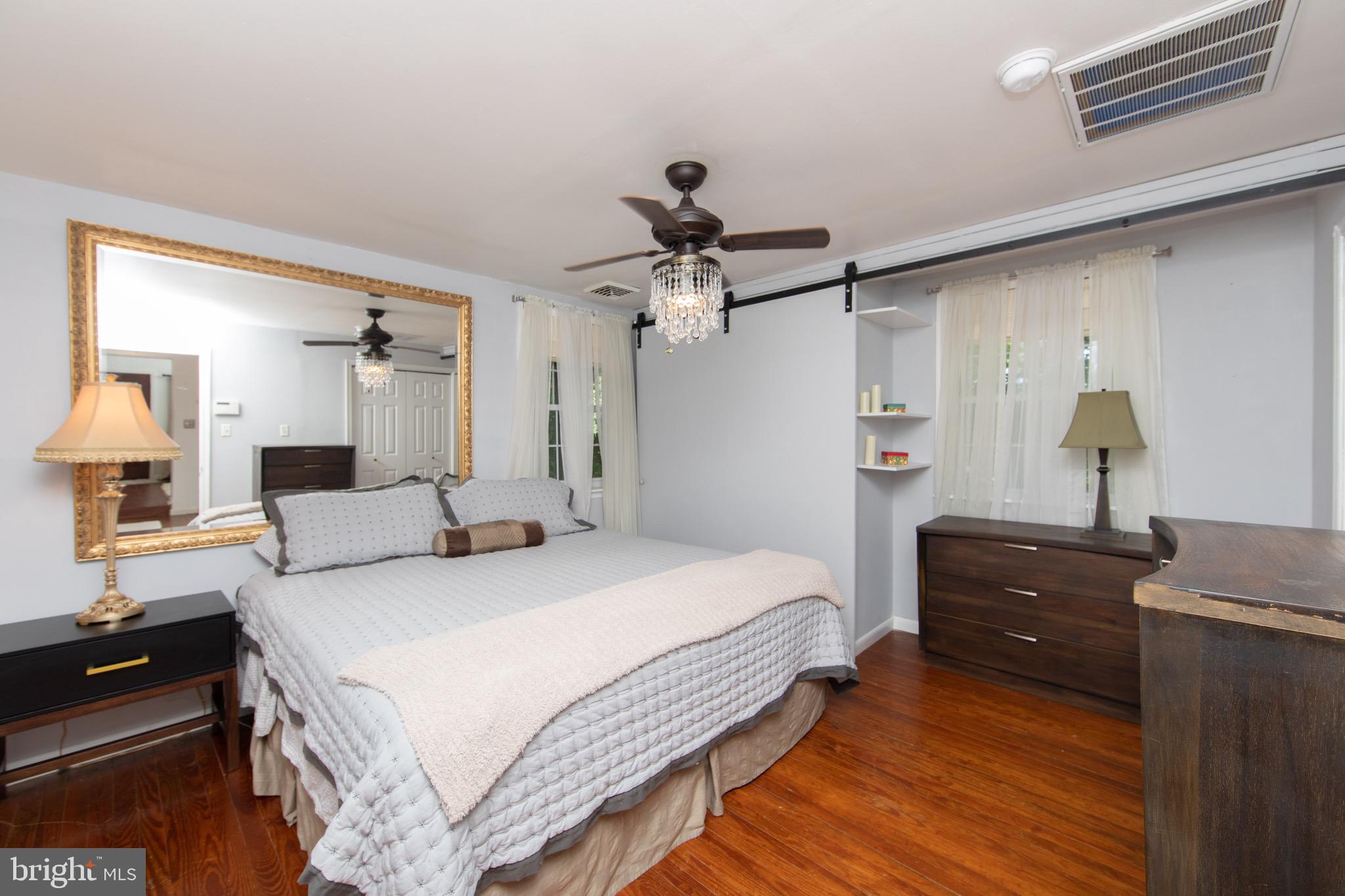 281 Sunset Road Barrington, NJ 08007 - Photo 20 of 54 Primary Bedroom