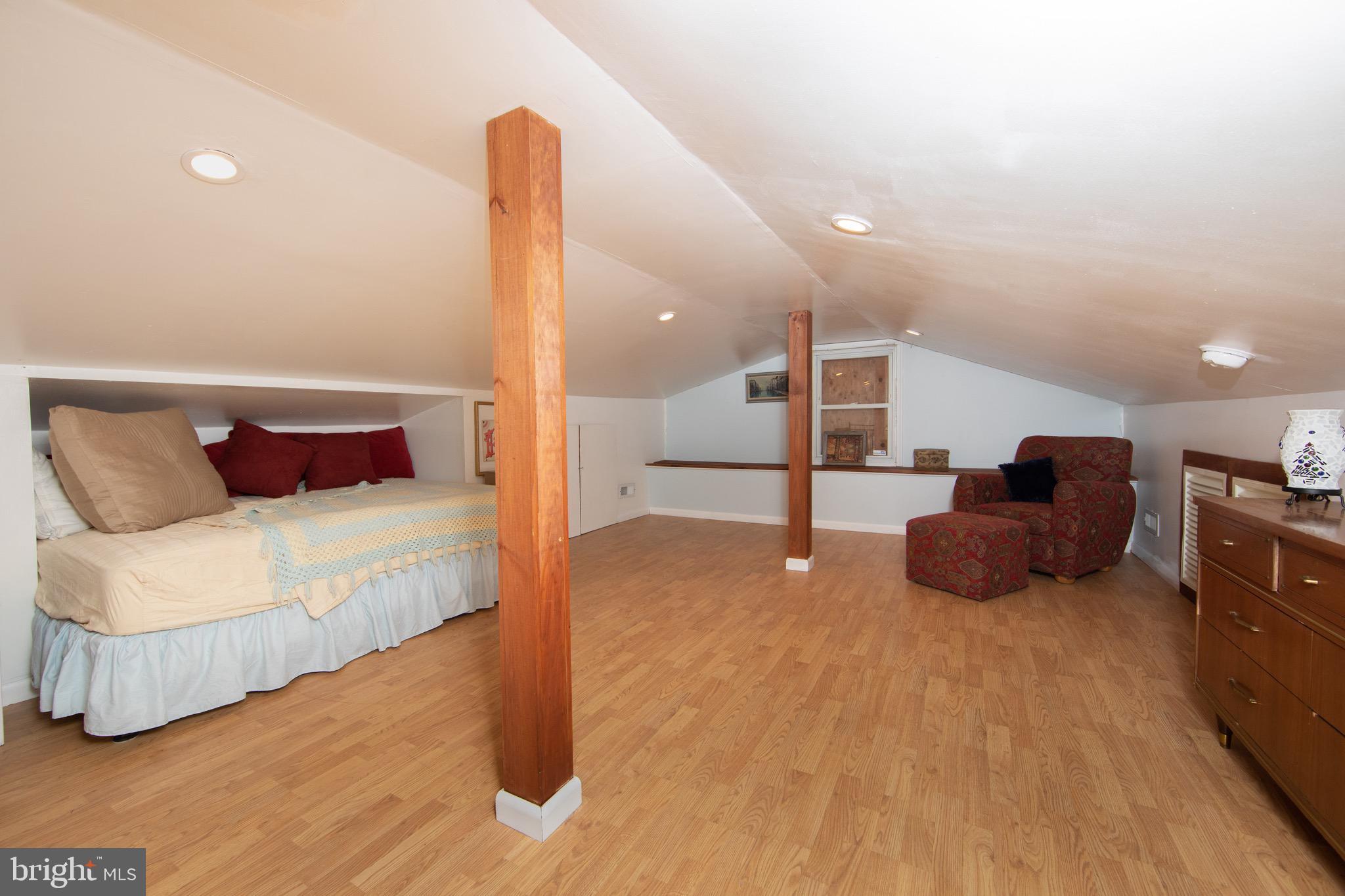 281 Sunset Road Barrington, NJ 08007 - Photo 25 of 54 Bedroom 3