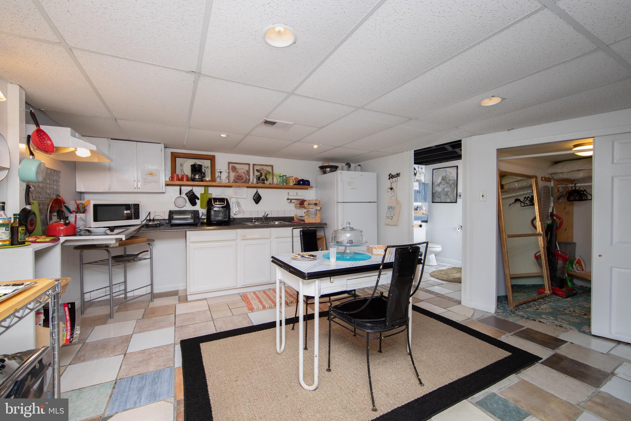 281 Sunset Road Barrington, NJ 08007 - Photo 33 of 54 In-law suite