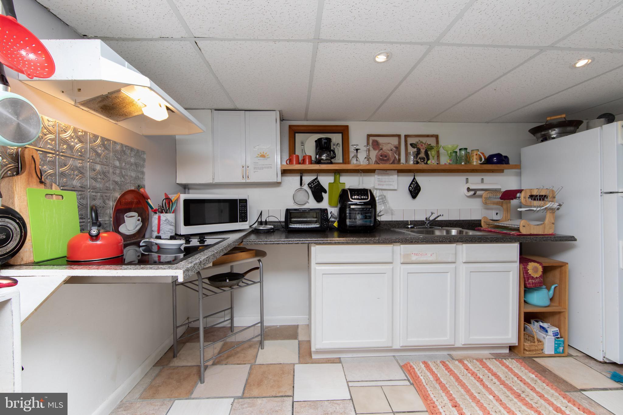 281 Sunset Road Barrington, NJ 08007 - Photo 37 of 54 In-law suite