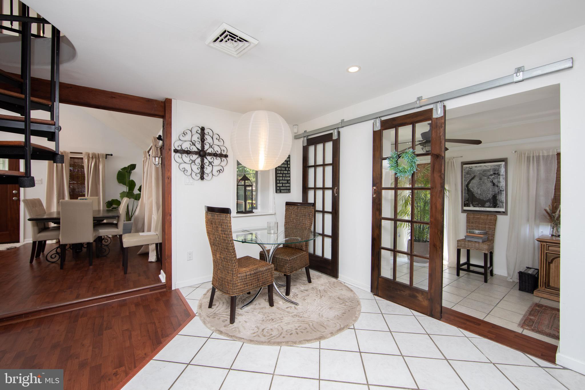 281 Sunset Road Barrington, NJ 08007 - Photo 9 of 54 Eat-in Kitchen