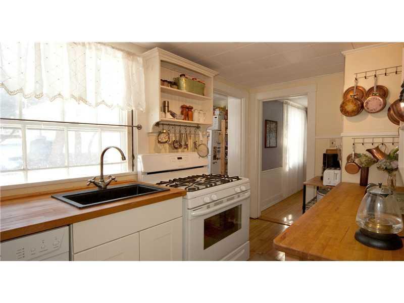 5 Valley Road Bath, ME 04530 - Photo 13 of 35 Kitchen.