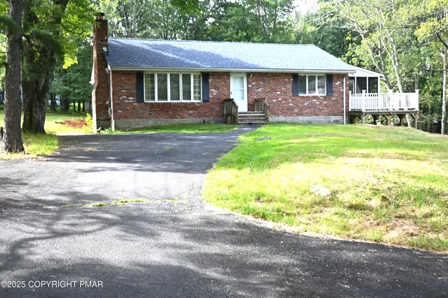 $240,000 | 2167 Bushkill Circle, Bushkill, PA 18324