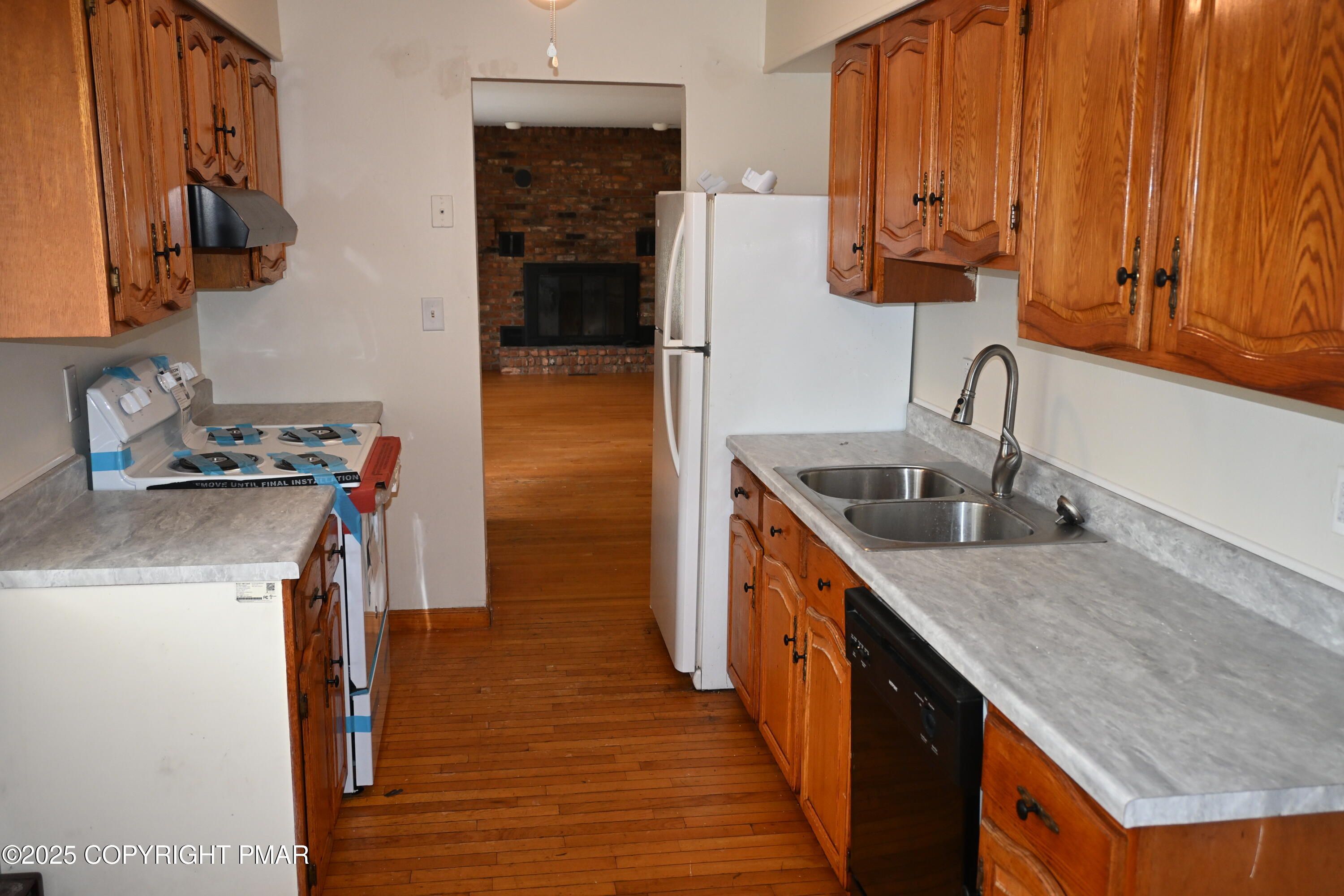 2167 Bushkill Circle Bushkill, PA 18324 - Photo 2 of 22 Kitchen