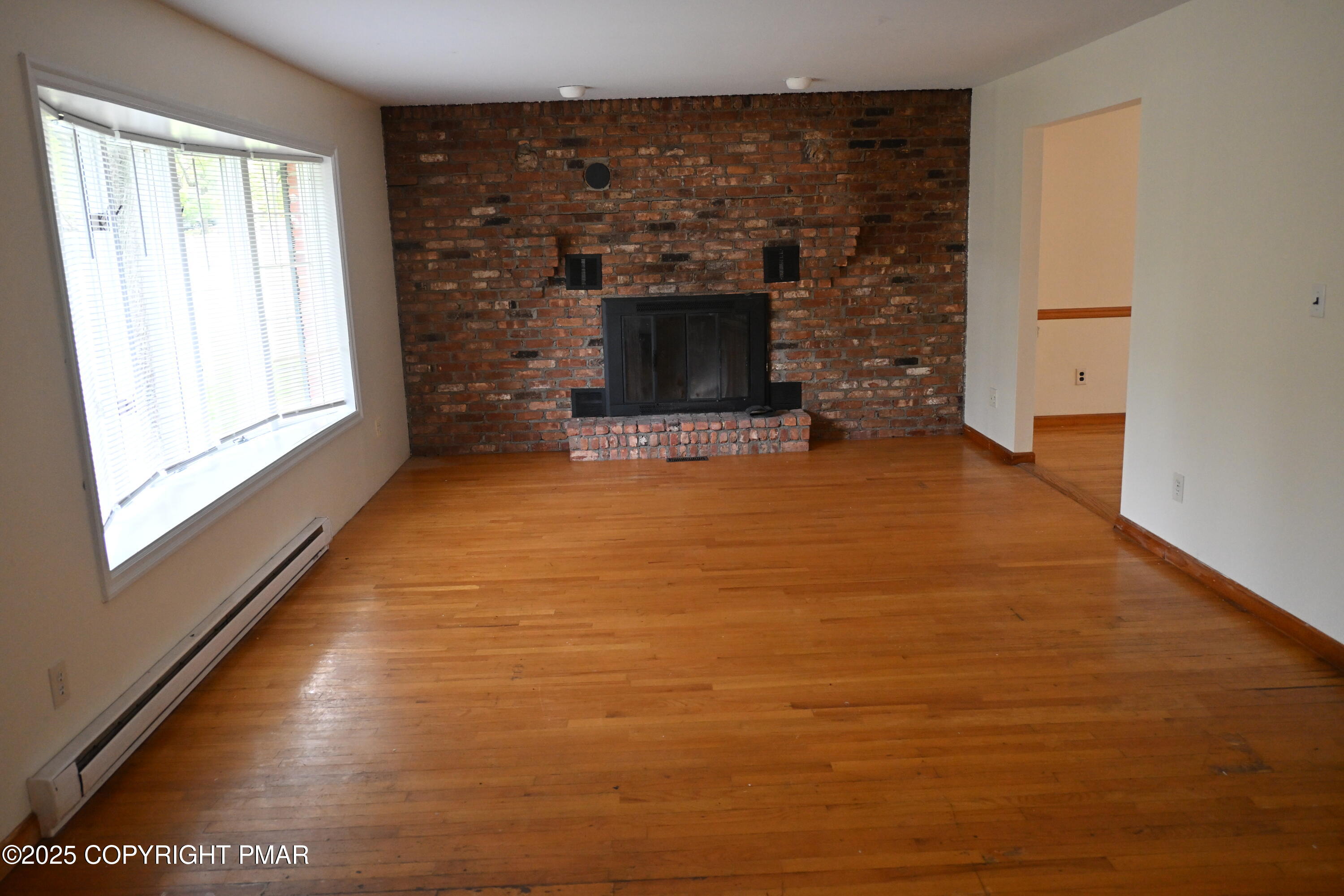 2167 Bushkill Circle Bushkill, PA 18324 - Photo 5 of 22 Living Room