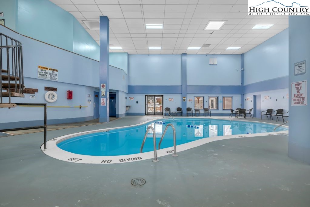 301 Pinnacle Inn Road, Unit 4314 Beech Mountain, NC 28604 - Photo 29 of 39 a view of kitchen and kitchen island