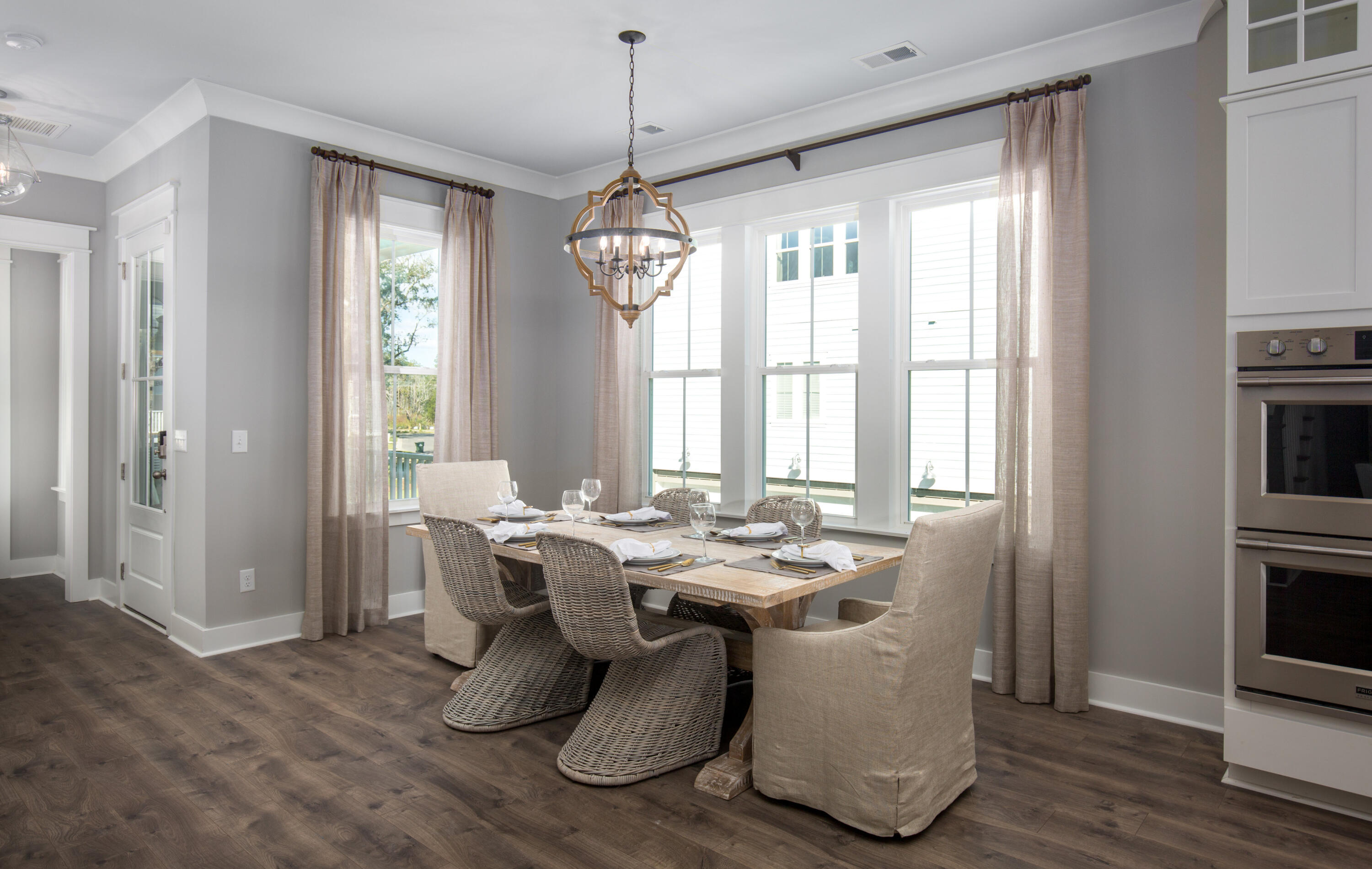 193 Threaded Fern Street Summerville, SC 29485 - Photo 4 of 13 CRS_Row_Stonoview_Pic_Calhoun_Dining